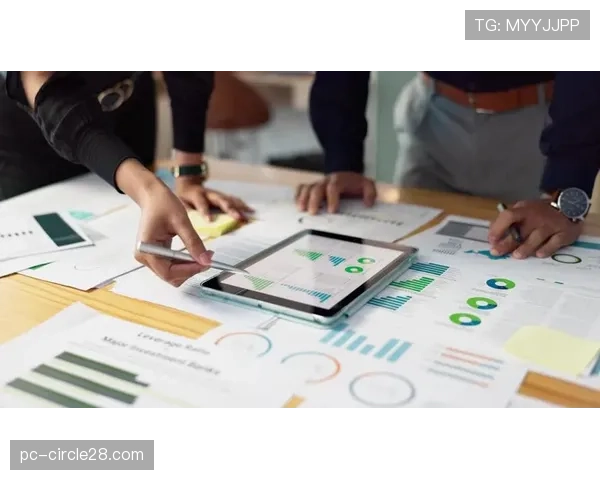 场外的较量：各俱乐部数据分析师团队在转会窗前的秘密会议