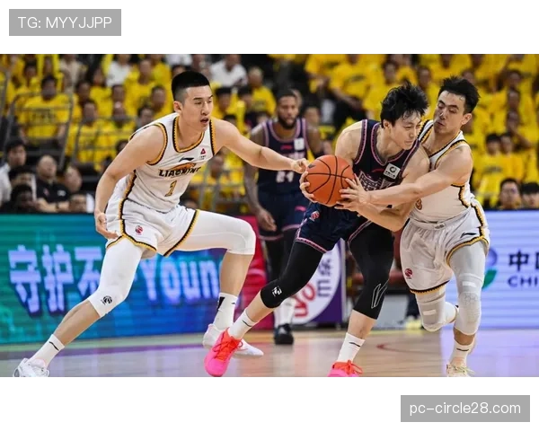 专家前瞻辽粤潜在半决赛对决：内线篮板与后卫线经验的终极比拼